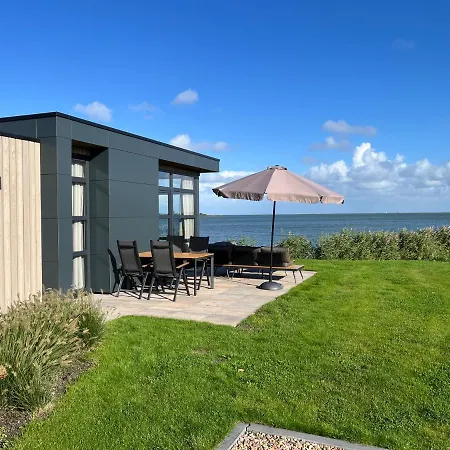 Enkhuizer Strandmuschel Erste Reihe Hausnr 215 *